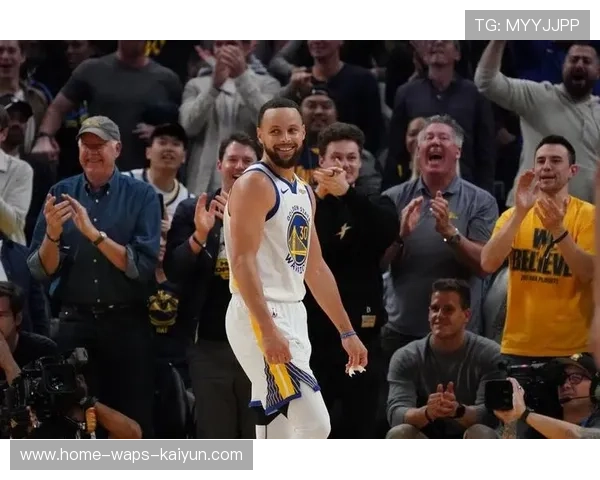 库里三分命中，勇士在主场以外线制胜