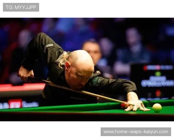 橄榄球快速突防形成压制，提升战术突破能力