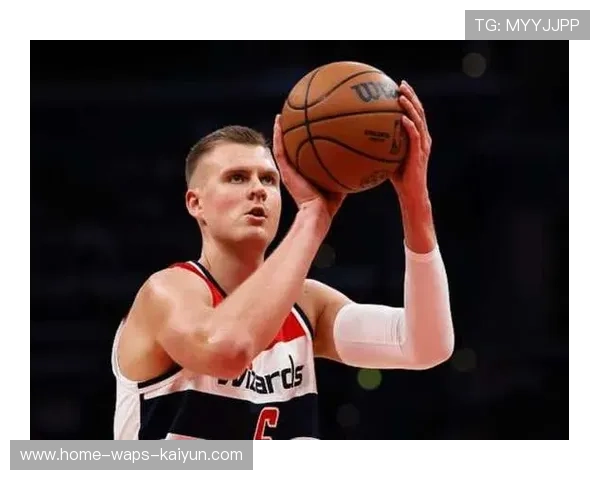 波尔津吉斯外弹内切双威胁,防守端难以取舍 波尔津吉斯外弹内切双威胁,防守端难以取舍